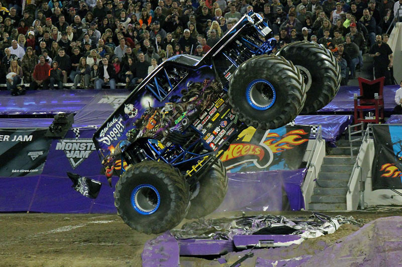 Monster Jam 2014  Lance Around Orlando